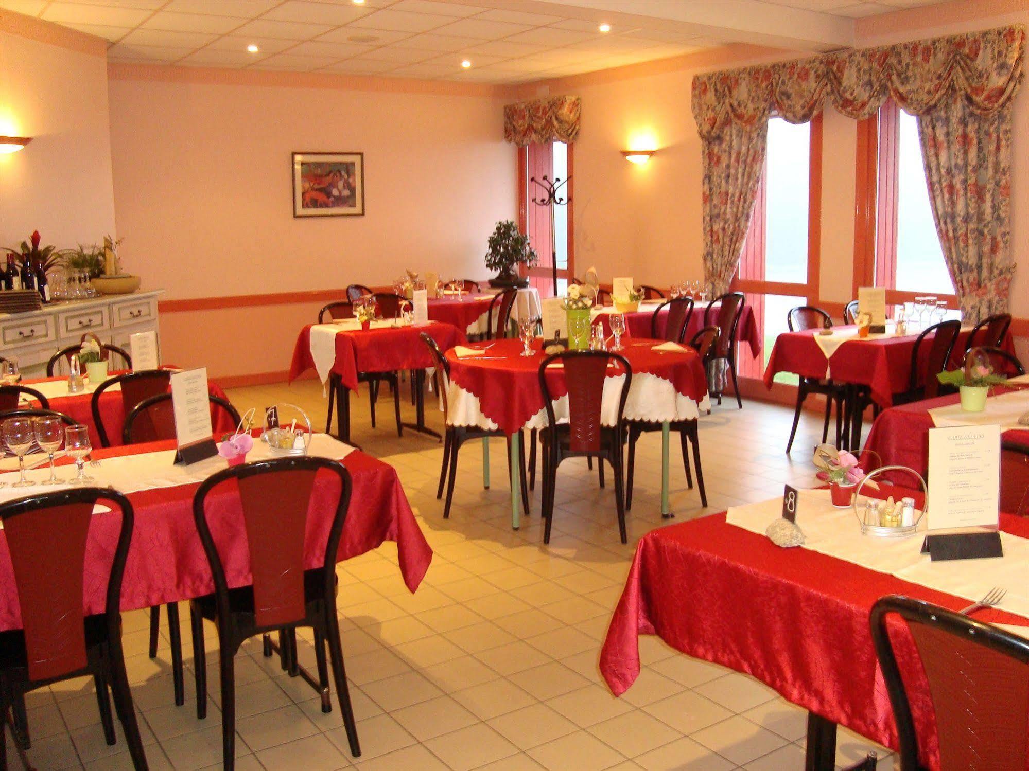 Hotel Le Bretagne Louvigné-de-Bais Eksteriør bilde